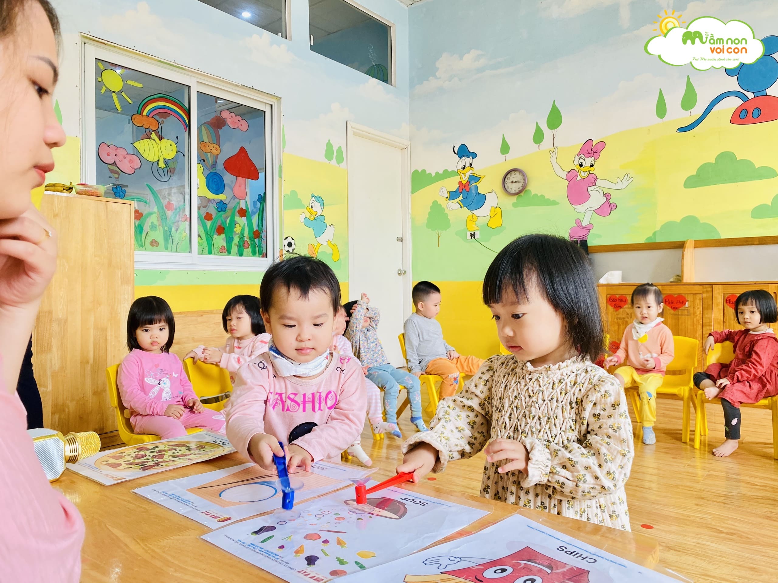 GIỜ HỌC TIẾNG ANH VUI NHỘN - TRƯỜNG MẦM NON VOI CON