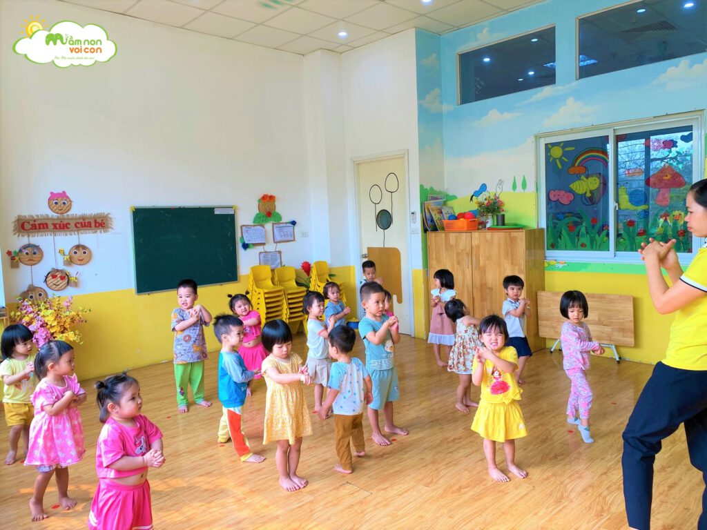 HOẠT ĐỘNG THỂ CHẤT - TRƯỜNG MẦM NON VOI CON