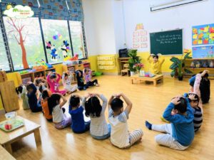 LÀM QUEN VỚI TOÁN: ĐO THỂ TÍCH MỘT ĐỐI TƯỢNG BẰNG NHIỀU ĐƠN VỊ ĐO KHÁC NHAU, NHẬN KẾT QUẢ ĐO. - TRƯỜNG MẦM NON VOI CON