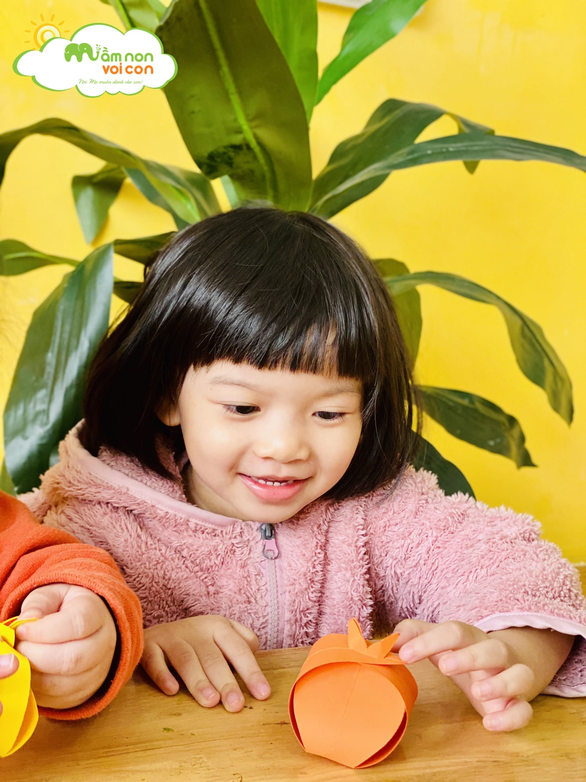 Hoạt Động Sáng Tạo: Bé Gấp Hộp Quà Con Thỏ - TRƯỜNG MẦM NON VOI CON