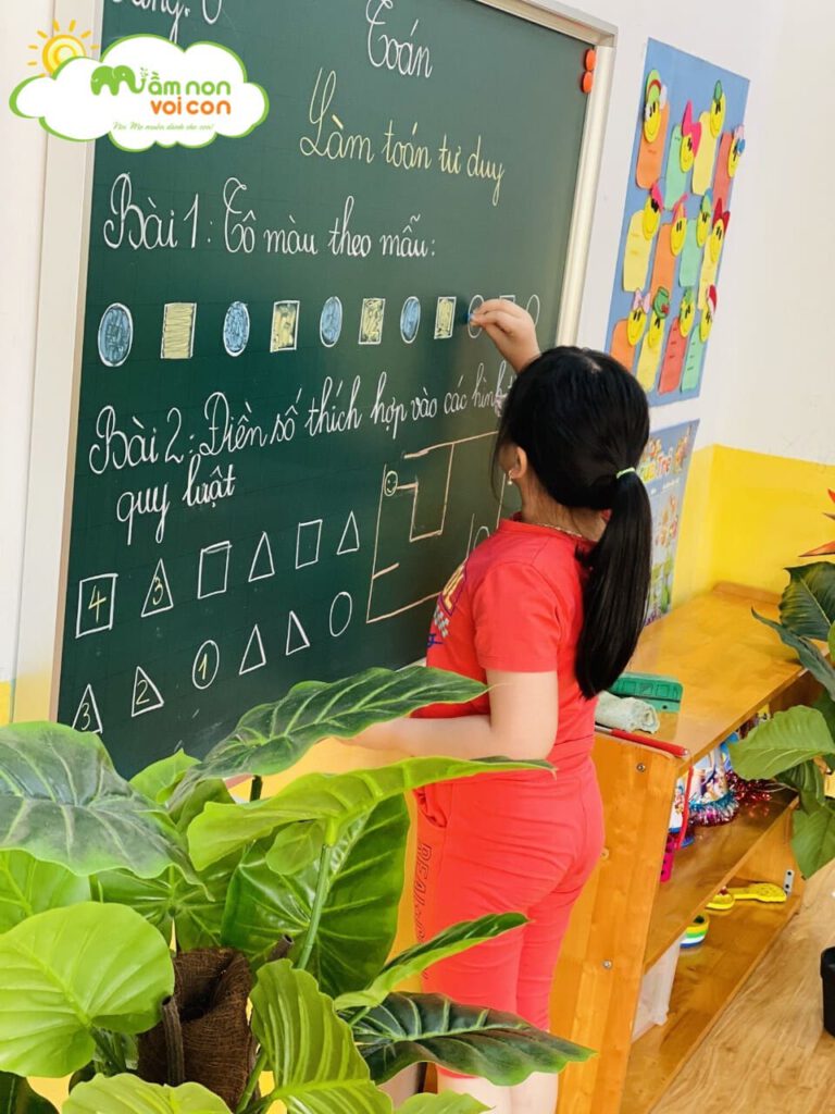 LỚP TIỀN TIỂU HỌC: BÉ LÀM TOÁN TƯ DUY - TRƯỜNG MẦM NON VOI CON