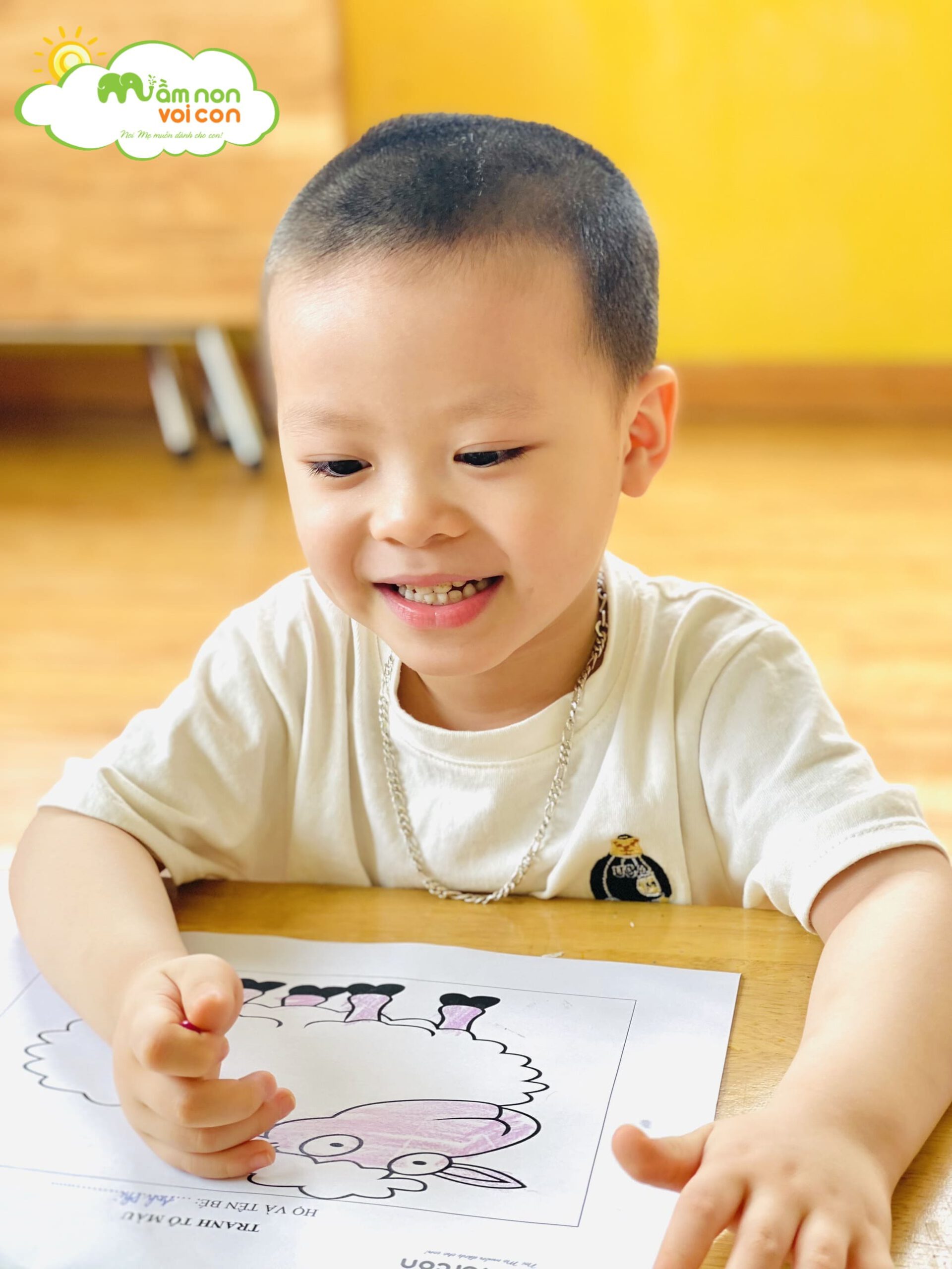 BÉ TRANG TRÍ BỘ LÔNG CỪU LỚP E3 - TRƯỜNG MẦM NON VOI CON