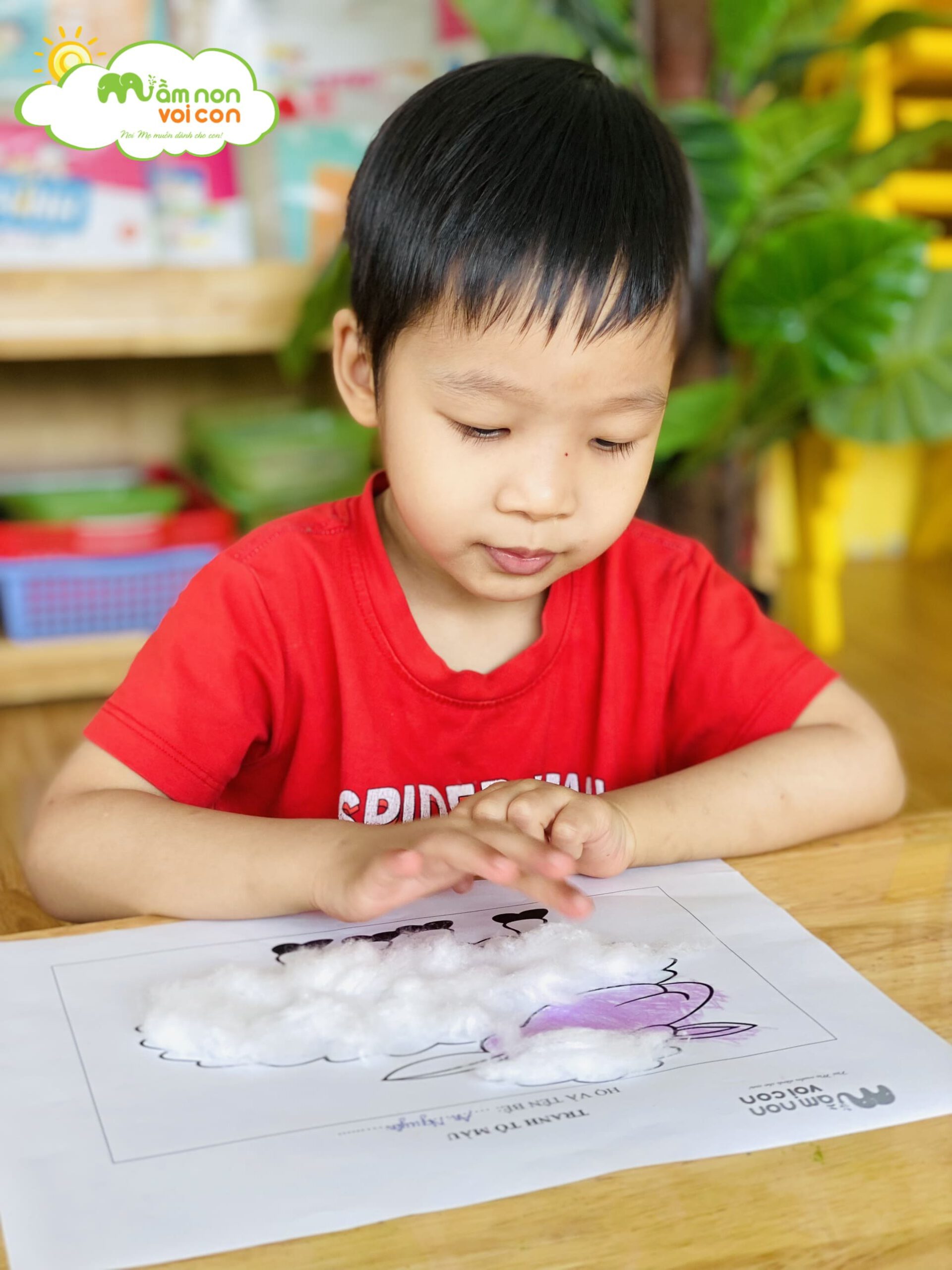 BÉ TRANG TRÍ BỘ LÔNG CỪU LỚP E3 - TRƯỜNG MẦM NON VOI CON