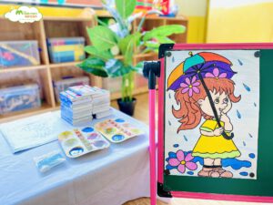 HOẠT ĐỘNG TẠO HÌNH: VẼ MƯA VÀ TÔ MÀU CÁI Ô - TRƯỜNG MẦM NON VOI CON