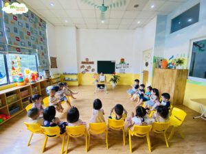 GIỜ HỌC ÂM NHẠC ĐẦY VUI NHỘN CỦA CÁC BẠN NHỎ LỚP E2 - TRƯỜNG MẦM NON VOI CON