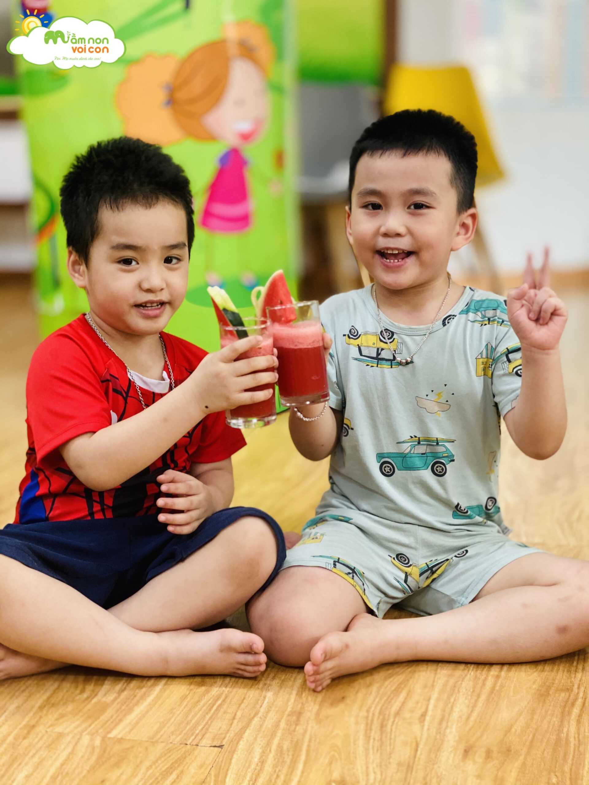 HOẠT ĐỘNG TRẢI NGHIỆM: BÉ LÀM NƯỚC ÉP DƯA HẤU - TRƯỜNG MẦM NON VOI CON