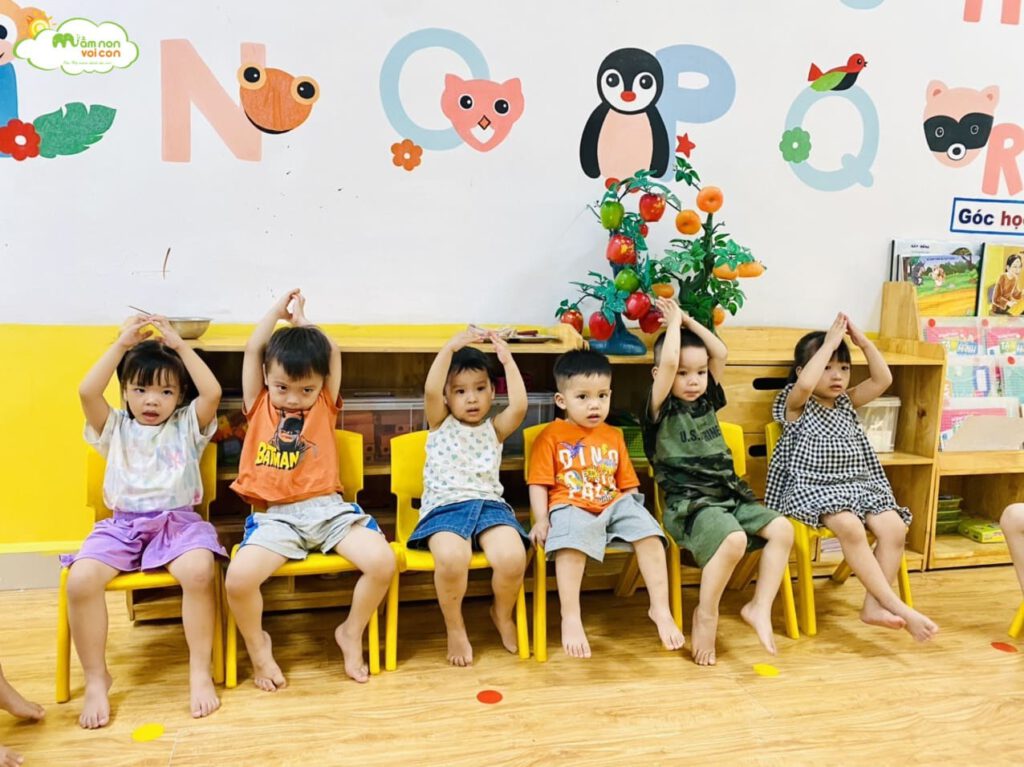 GIỜ HỌC TIẾNG ANH - TRƯỜNG MẦM NON VOI CON