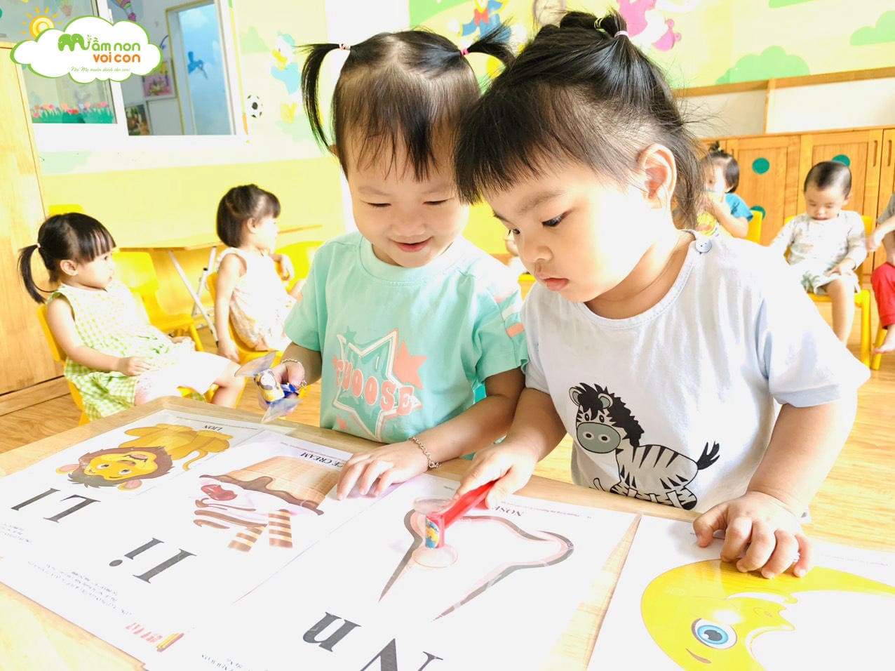 GIỜ HỌC TIẾNG ANH - TRƯỜNG MẦM NON VOI CON