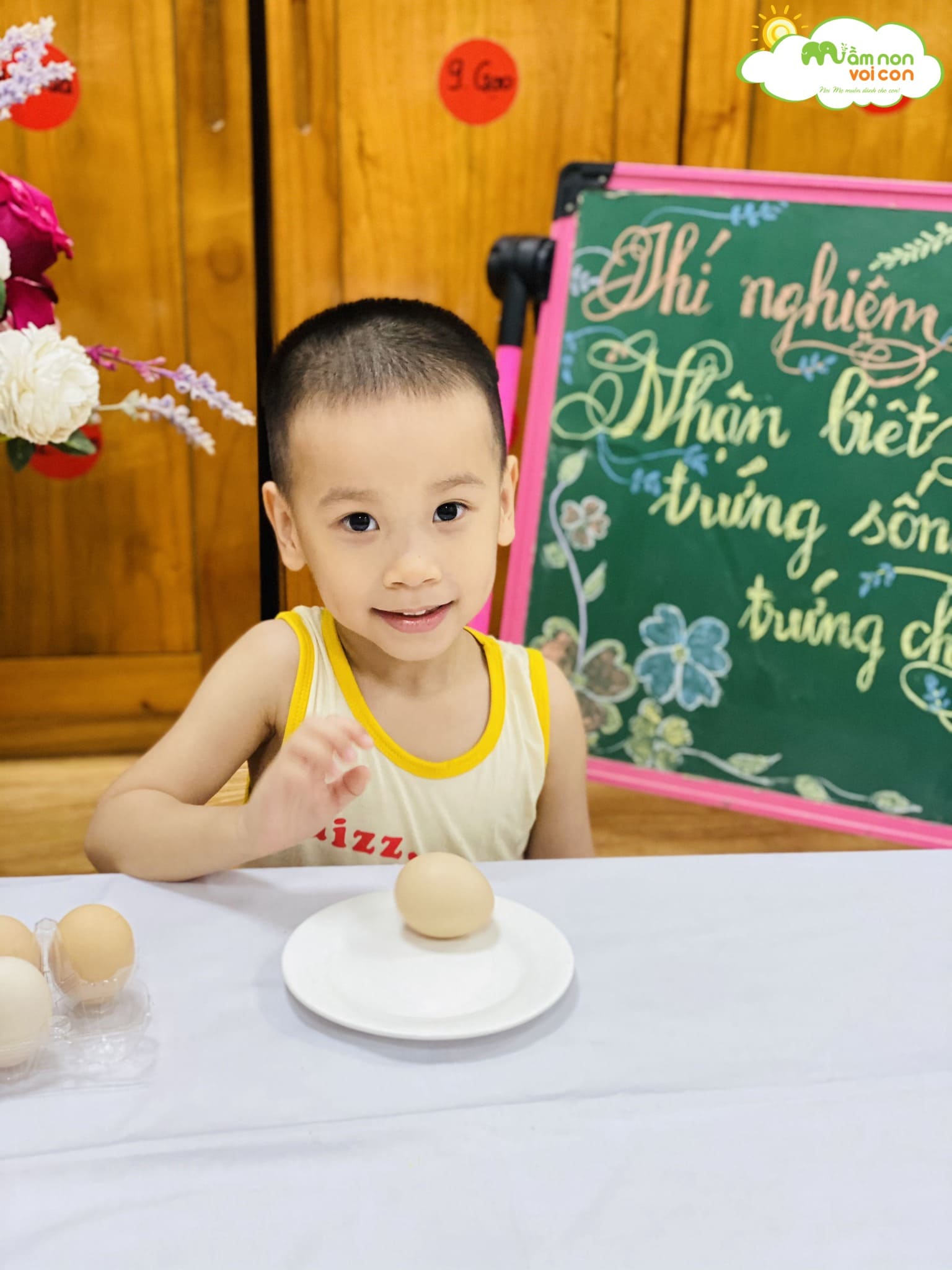 KHÁM PHÁ VỀ NHIỆT ĐỘ VỚI THÍ NGHIỆM VUI CÙNG CÁC BẠN NHỎ LỚP E6 - TRƯỜNG MẦM NON VOI CON