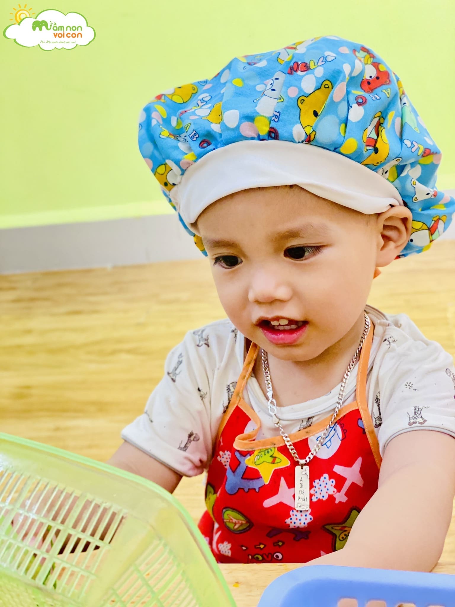 HOẠT ĐỘNG TRẢI NGHIỆM: BÉ TUỐT RAU NGÓT - TRƯỜNG MẦM NON VOI CON