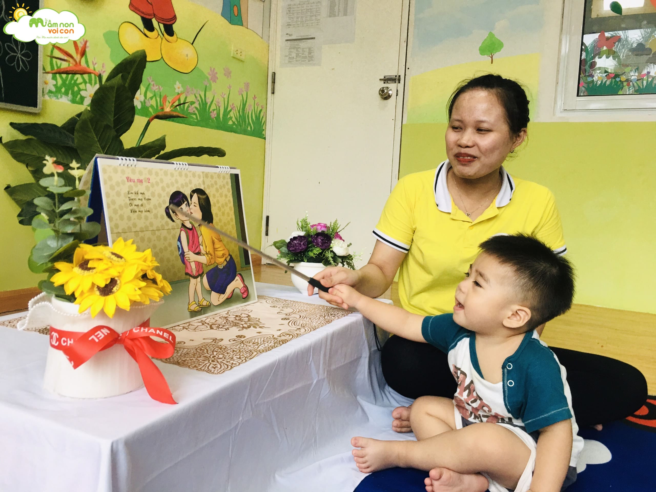 LÀM QUEN VỚI VĂN HỌC: BÀI THƠ "YÊU MẸ" - TRƯỜNG MẦM NON VOI CON