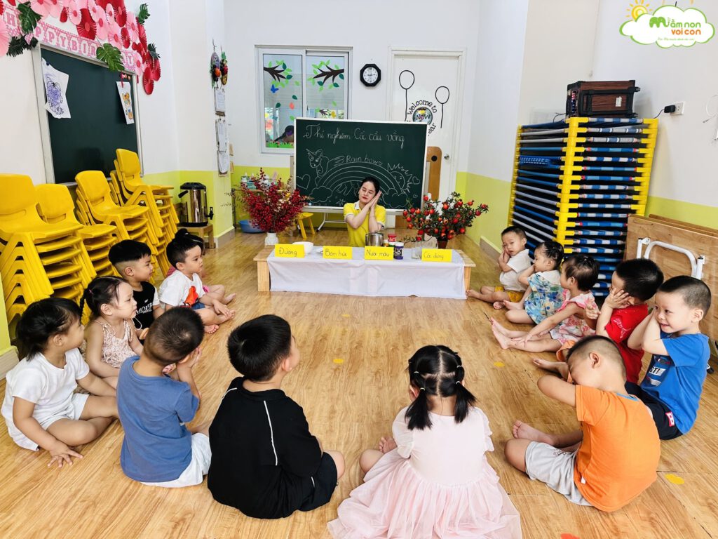 THÍ NGHIỆM: CỐC NƯỚC CẦU VỒNG - TRƯỜNG MẦM NON VOI CON