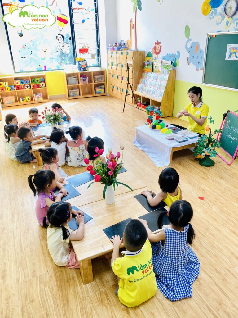 HOẠT ĐỘNG TẠO HÌNH: NẶN MÂM NGŨ QUẢ LỚP E4 - TRƯỜNG MẦM NON VOI CON