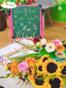 HOẠT ĐỘNG TẠO HÌNH: BÔNG HOA SẮC MÀU - TRƯỜNG MẦM NON VOI CON