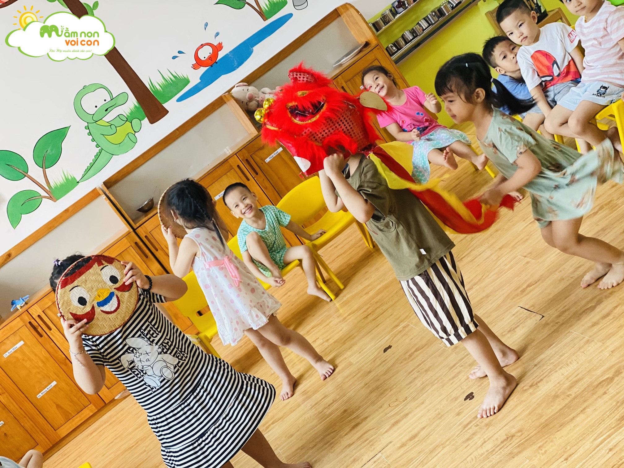 GIỜ HỌC ÂM NHẠC VUI NHỘN LỚP E6 - TRƯỜNG MẦM NON VOI CON