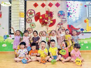 HOẠT ĐỘNG SÁNG TẠO: LÀM ĐÈN LỒNG TRUNG THU - TRƯỜNG MẦM NON VOI CON