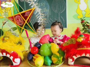 HOẠT ĐỘNG NHẬN BIẾT - TÔ MÀU SÁNG TẠO: CHIẾC ĐÈN ÔNG SAO - TRƯỜNG MẦM NON VOI CON