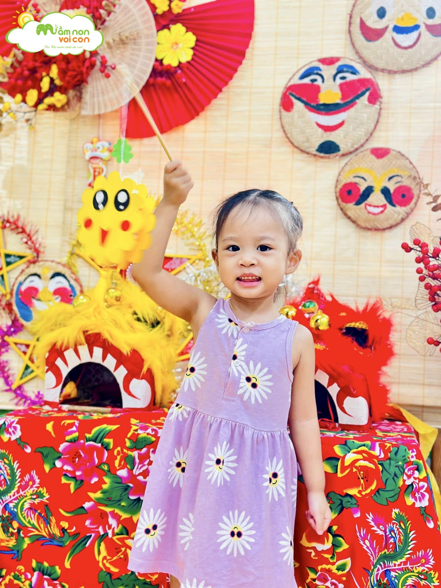 HOẠT ĐỘNG SÁNG TẠO: LÀM ĐÈN LỒNG TRUNG THU - TRƯỜNG MẦM NON VOI CON