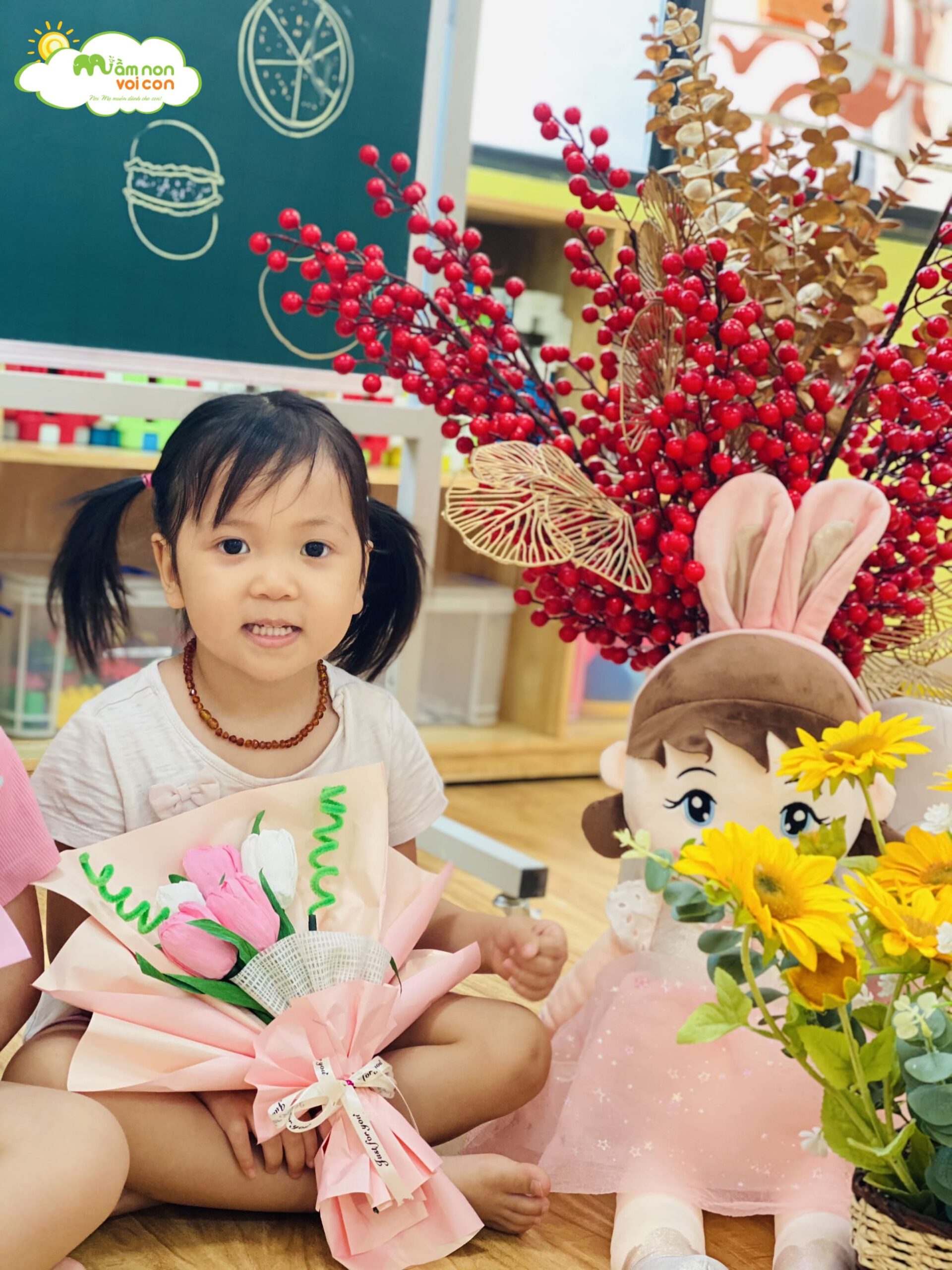 BÓ HOA TẶNG MẸ NGÀY 20/10 - TRƯỜNG MẦM NON VOI CON