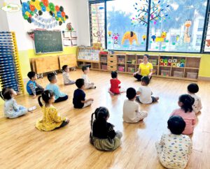 HOẠT ĐỘNG THỂ CHẤT: TRƯỜN SẤP VÀ ĐẬP BÓNG - TRƯỜNG MẦM NON VOI CON