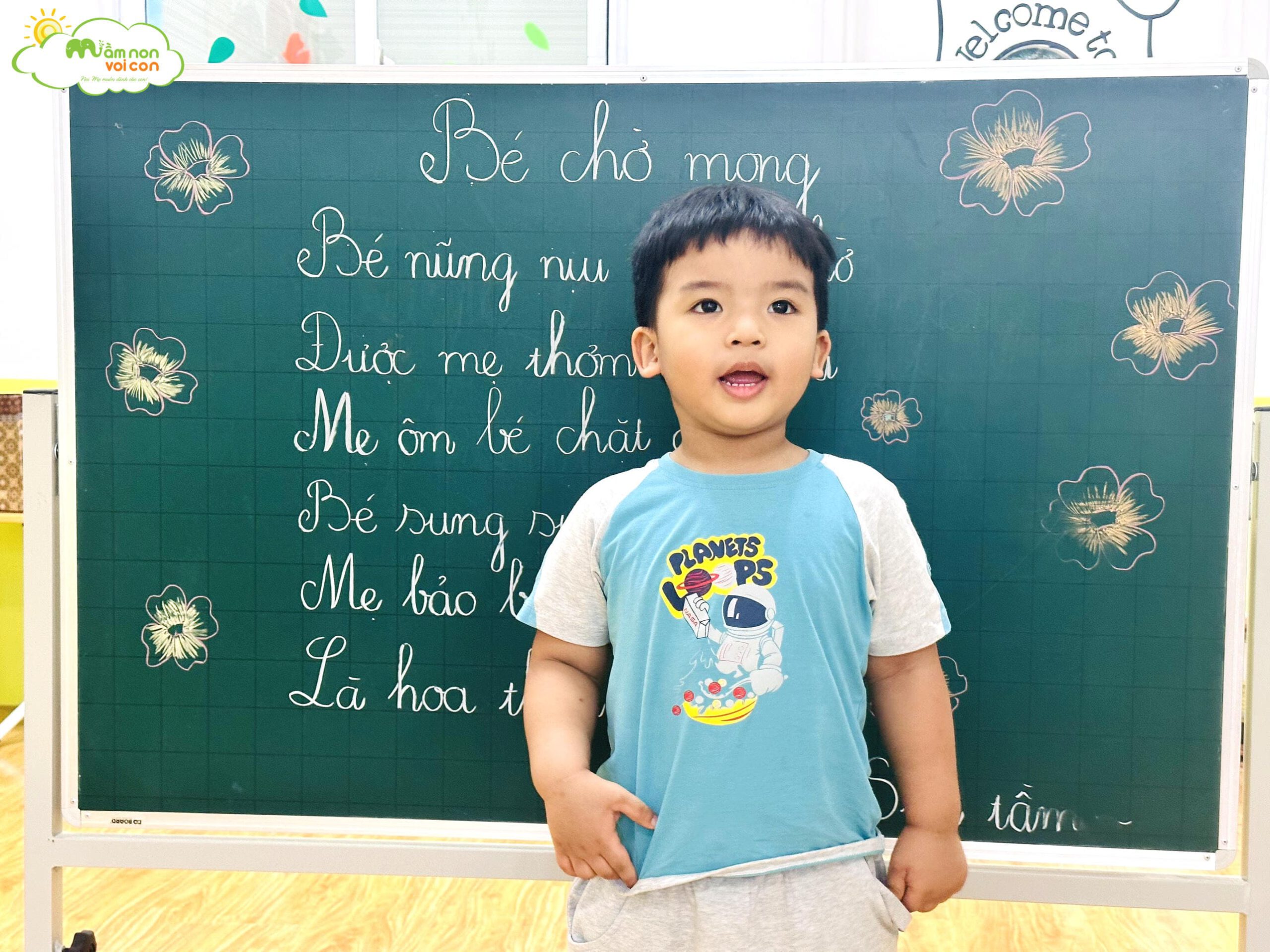 HOẠT ĐỘNG VĂN HỌC: ĐỌC THƠ “BÉ CHỜ MONG” HOẠT ĐỘNG VĂN HỌC: ĐỌC THƠ “BÉ CHỜ MONG” - TRƯỜNG MẦM NON VOI CON