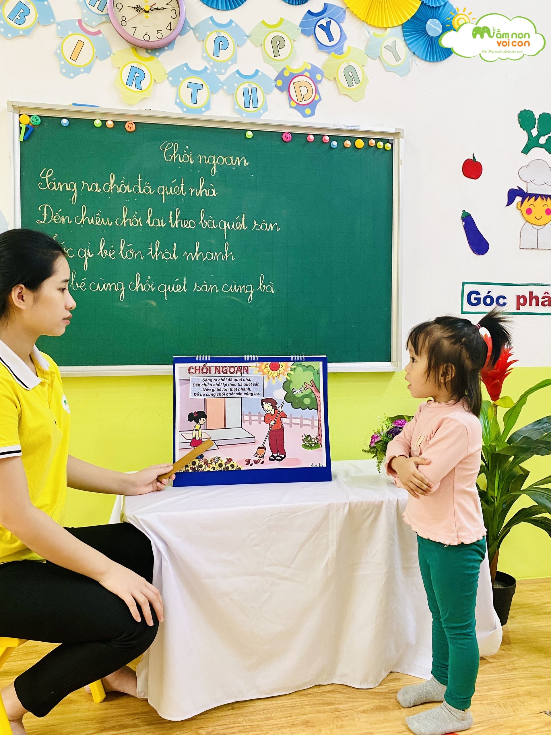 LÀM QUEN VĂN HỌC: ĐỌC THƠ “CHỔI NGOAN” - TRƯỜNG MẦM NON VOI CON