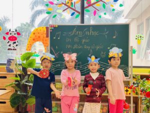 DẠY HÁT: CÔ GIÁO - TRƯỜNG MẦM NON VOI CON