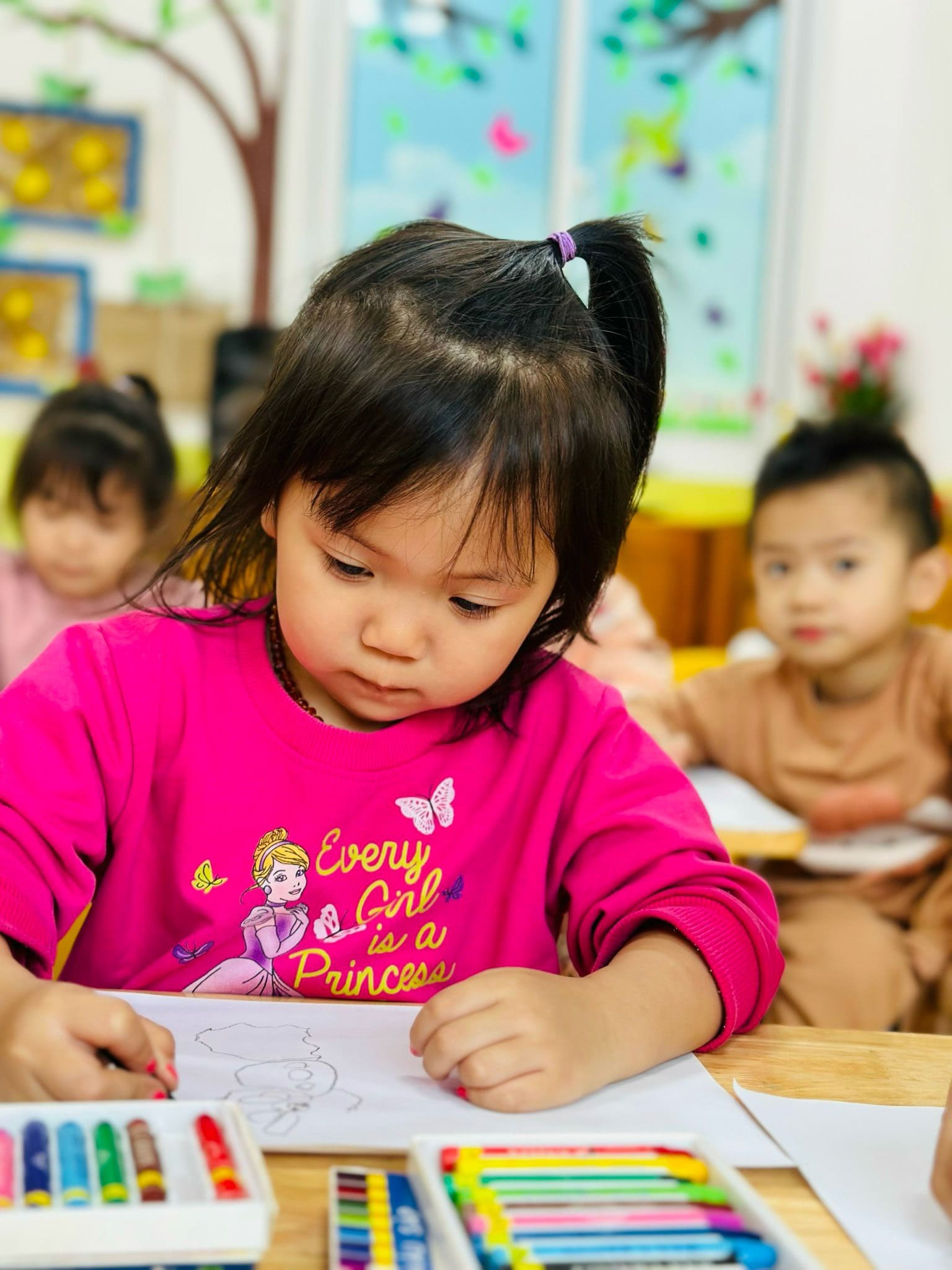 HOẠT ĐỘNG VẼ TRANH NOEL - LỚP E6 - TRƯỜNG MẦM NON VOI CON