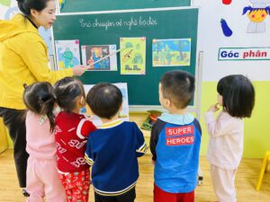 TRÒ CHUYỆN VỀ NGHỀ BỘ ĐỘI - TRƯỜNG MẦM NON VOI CON