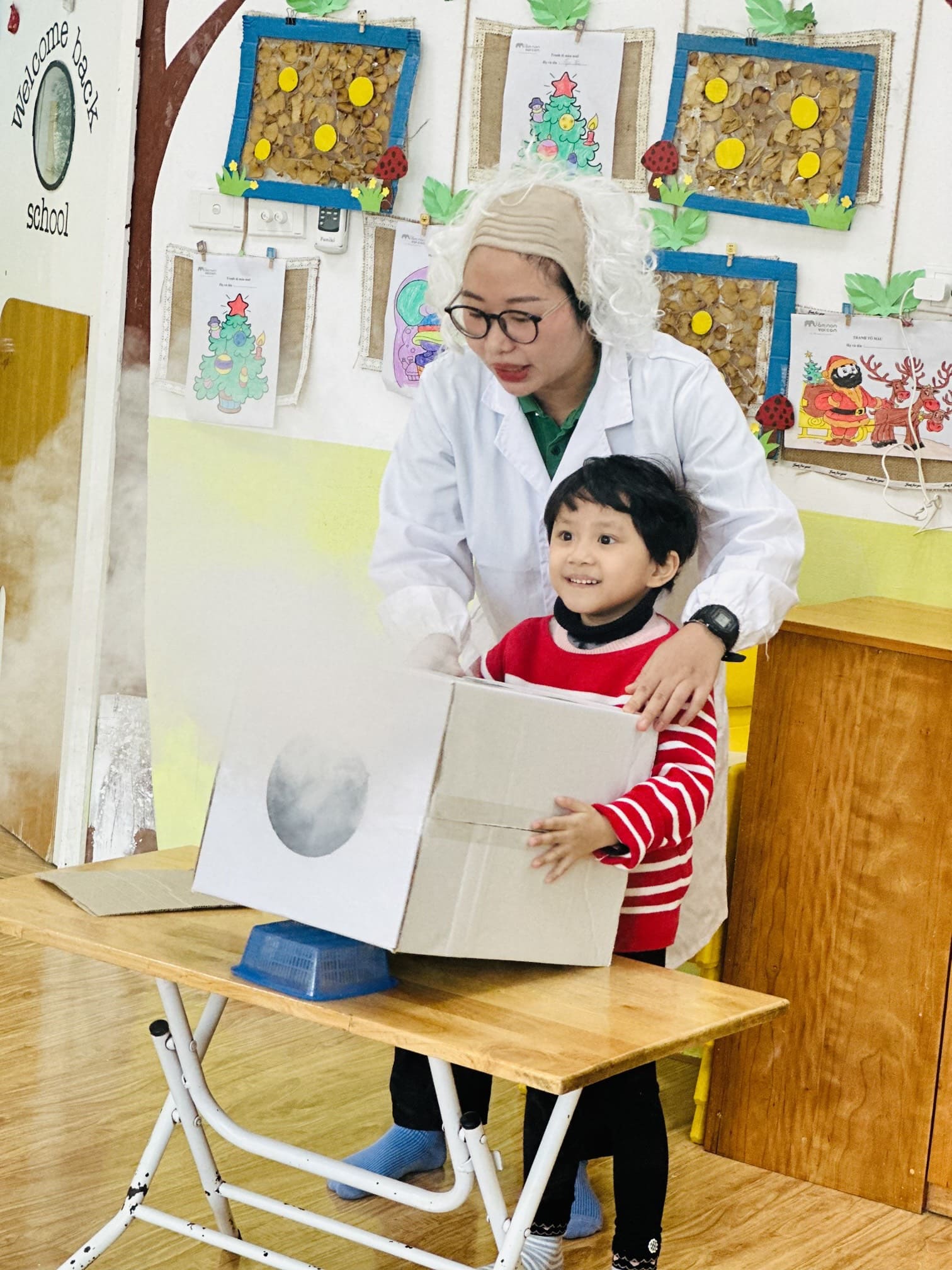 GIỜ HỌC STEM: KHÁM PHÁ KHOA HỌC GIỜ HỌC STEM: KHÁM PHÁ KHOA HỌC - TRƯỜNG MẦM NON VOI CON