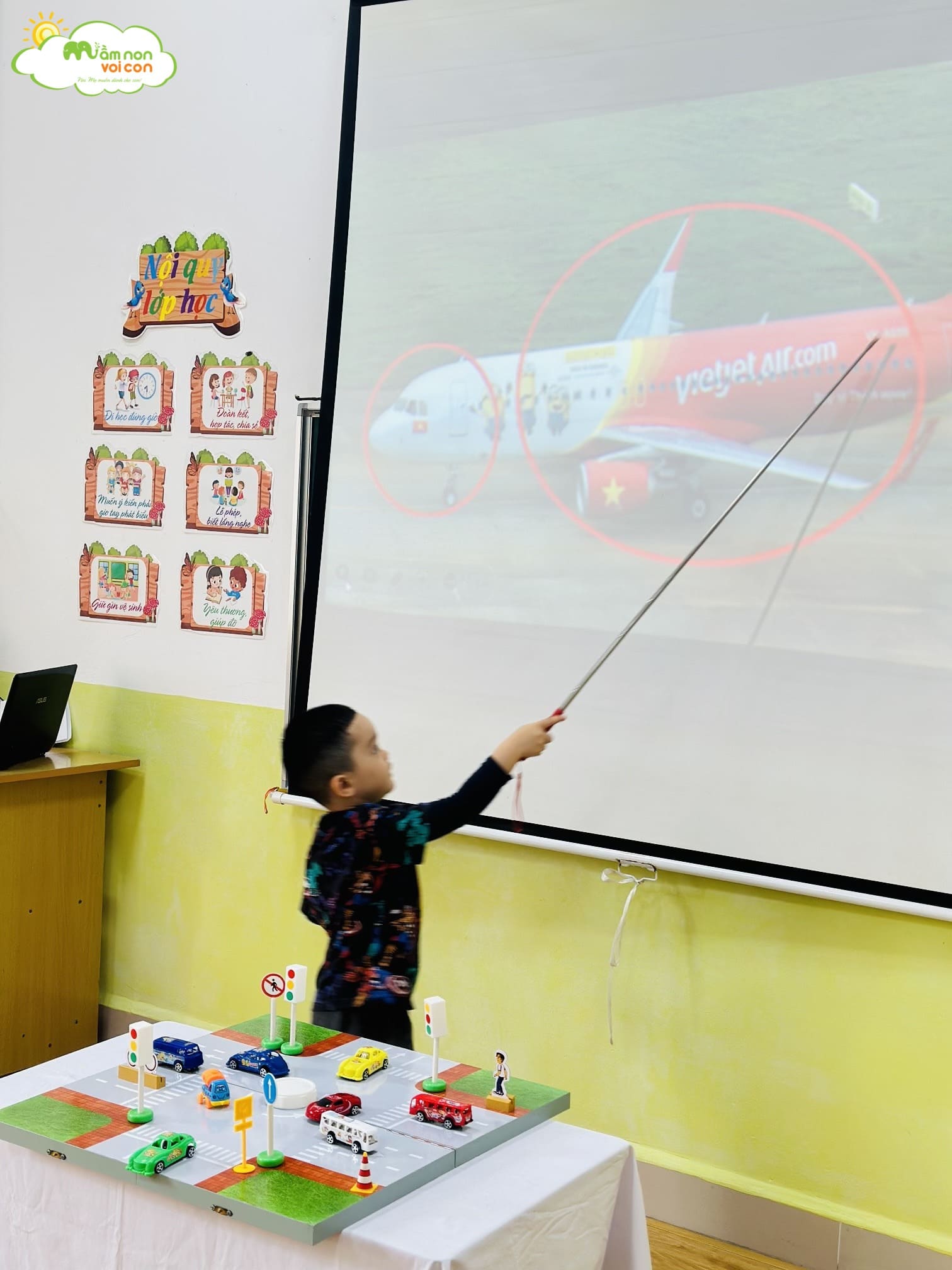 KHÁM PHÁ KHOA HỌC: PHƯƠNG TIỆN GIAO THÔNG - TRƯỜNG MẦM NON VOI CON