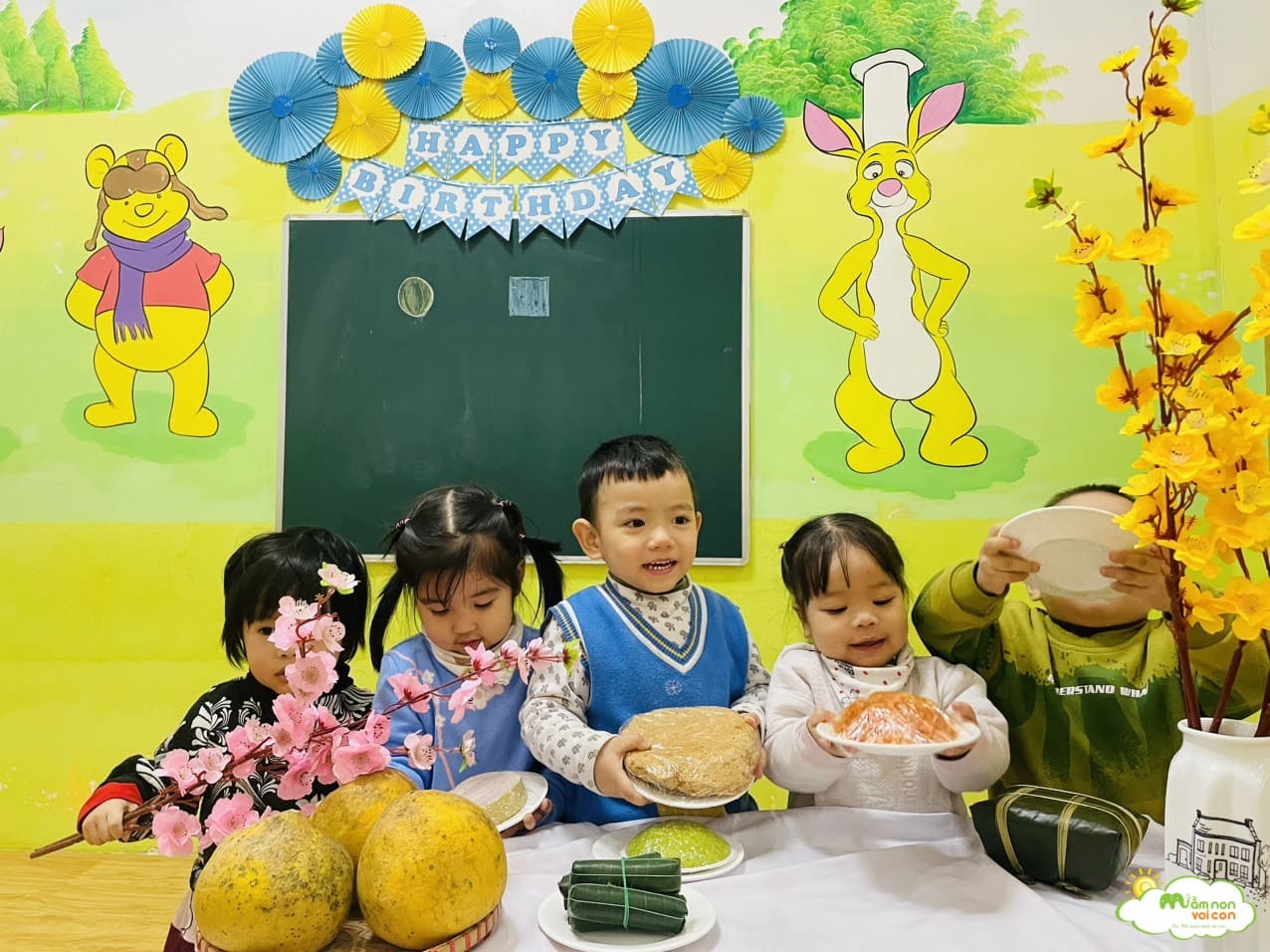 CÙNG TRÒ CHUYỆN VÀ KHÁM PHÁ CÁC MÓN ĂN NGÀY TẾT - TRƯỜNG MẦM NON VOI CON