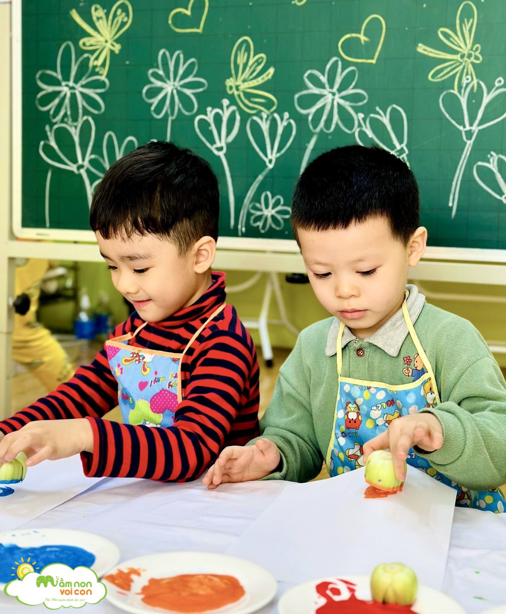 TẠO HÌNH SÁNG TẠO CHÀO MỪNG NGÀY QUỐC TẾ PHỤ NỮ 8/3 - TRƯỜNG MẦM NON VOI CON