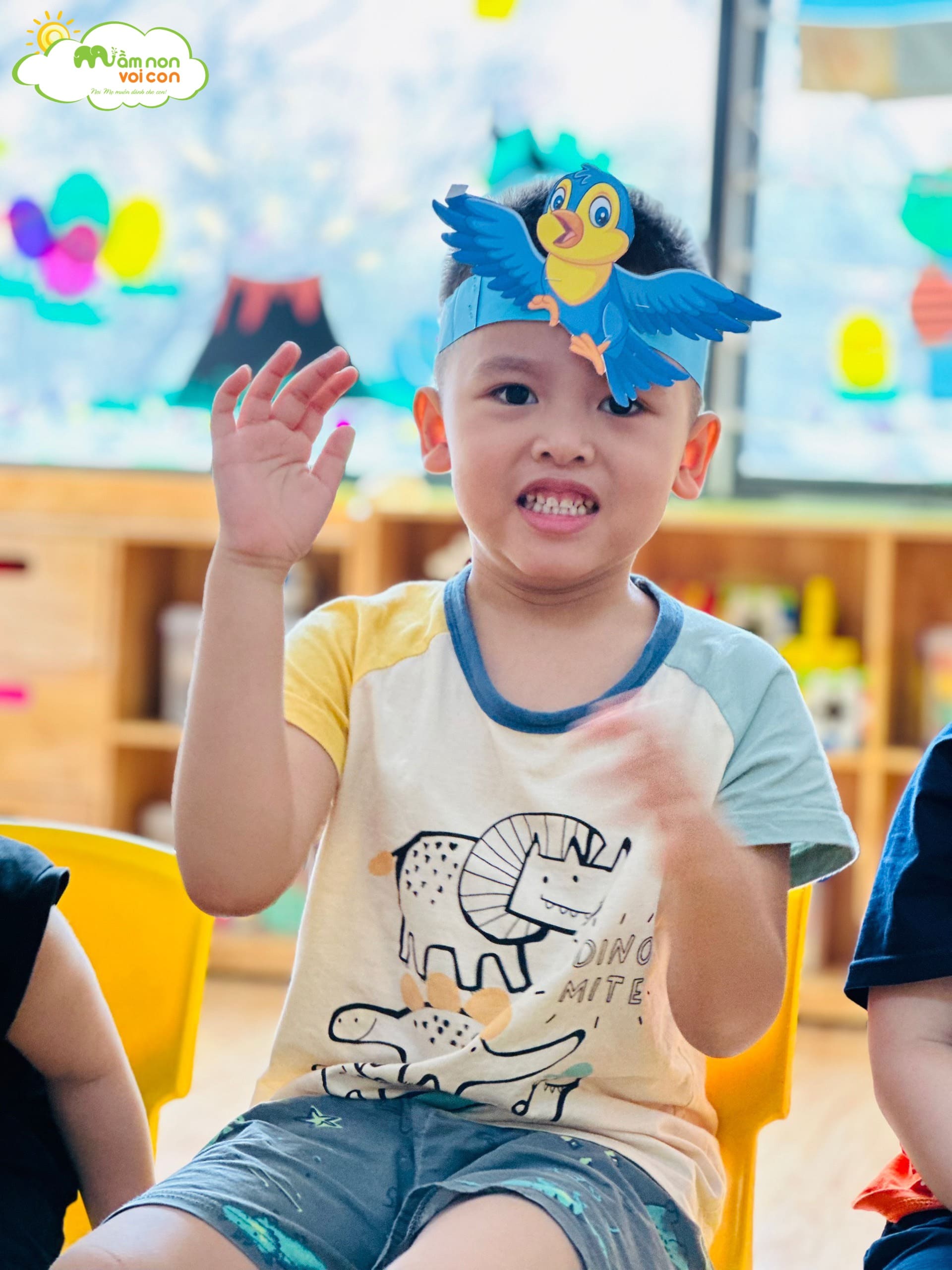 BIỂU DIỄN ÂM NHẠC - LỚP E5 BIỂU DIỄN ÂM NHẠC - LỚP E5 - TRƯỜNG MẦM NON VOI CON