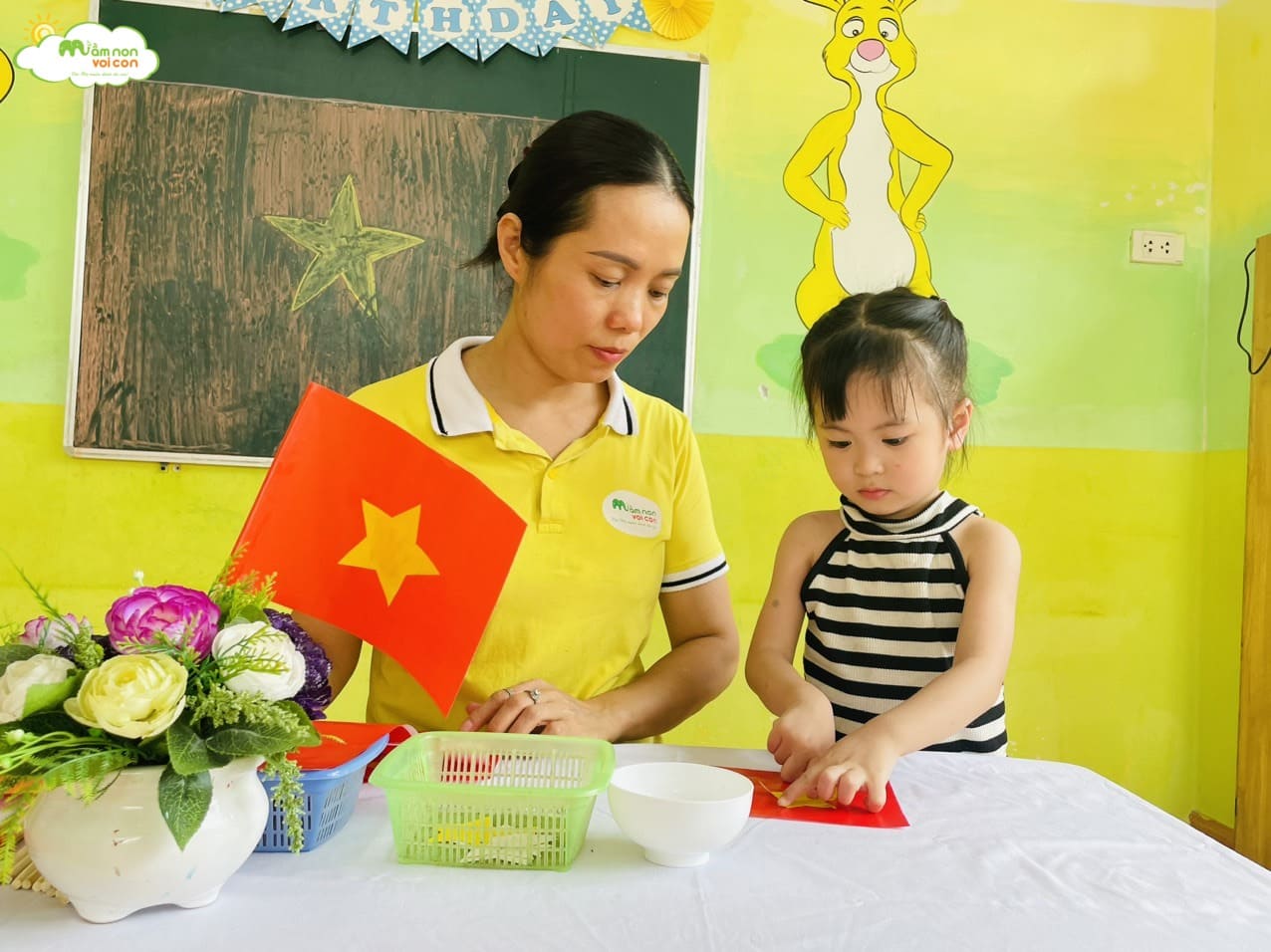 KỶ NIỆM 49 NĂM NGÀY GIẢI PHÓNG MIỀN NAM - TRƯỜNG MẦM NON VOI CON