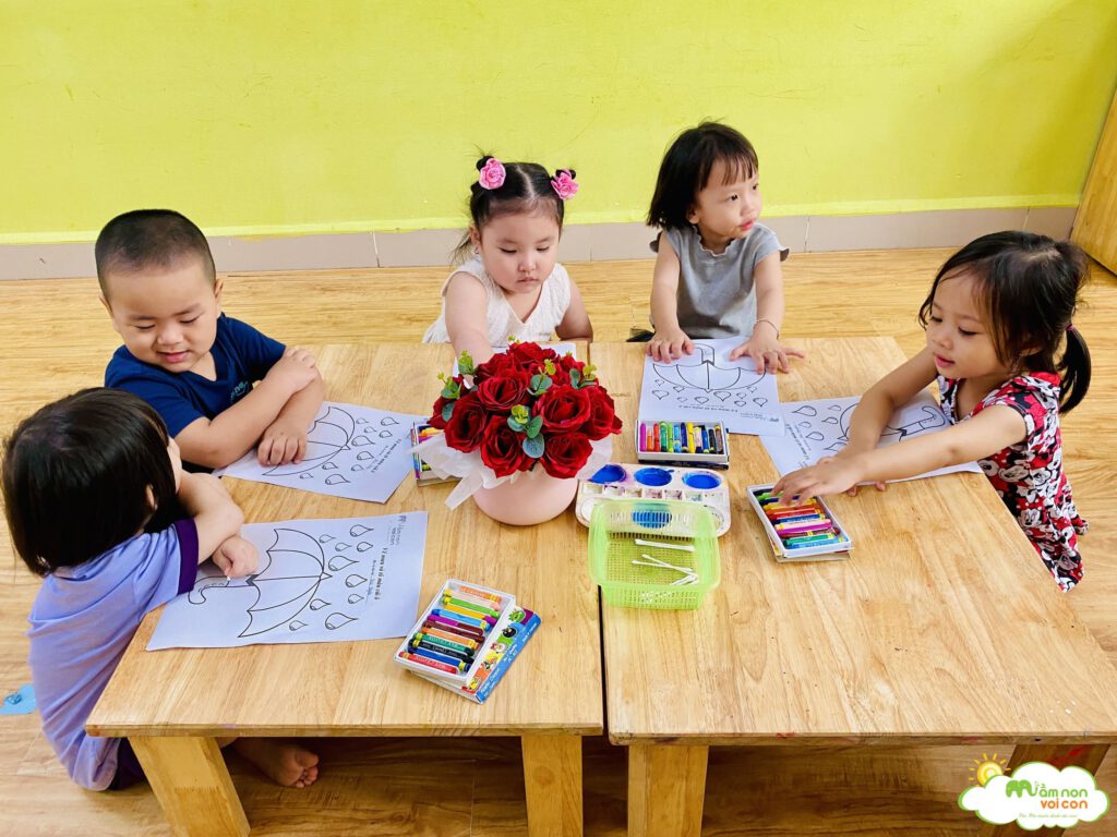 TẠO HÌNH SÁNG TẠO: CHỦ ĐỀ MƯA - TRƯỜNG MẦM NON VOI CON