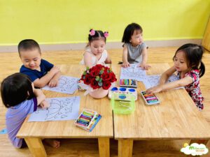 TẠO HÌNH SÁNG TẠO: CHỦ ĐỀ MƯA - TRƯỜNG MẦM NON VOI CON