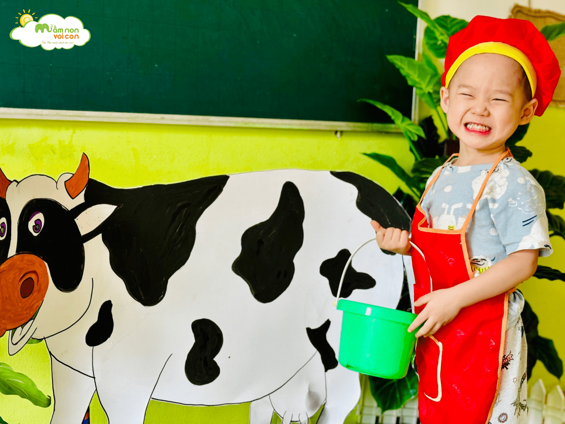 NÔNG TRANG “VOI CON” XINH ĐẸP - TRẢI NGHIỆM VẮT SỮA BÒ - TRƯỜNG MẦM NON VOI CON