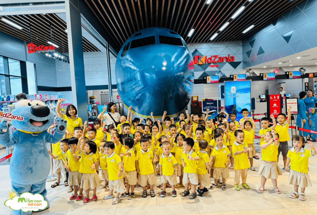 MỘT NGÀY CỦA BÉ TẠI KIDZANIA - TRƯỜNG MẦM NON VOI CON