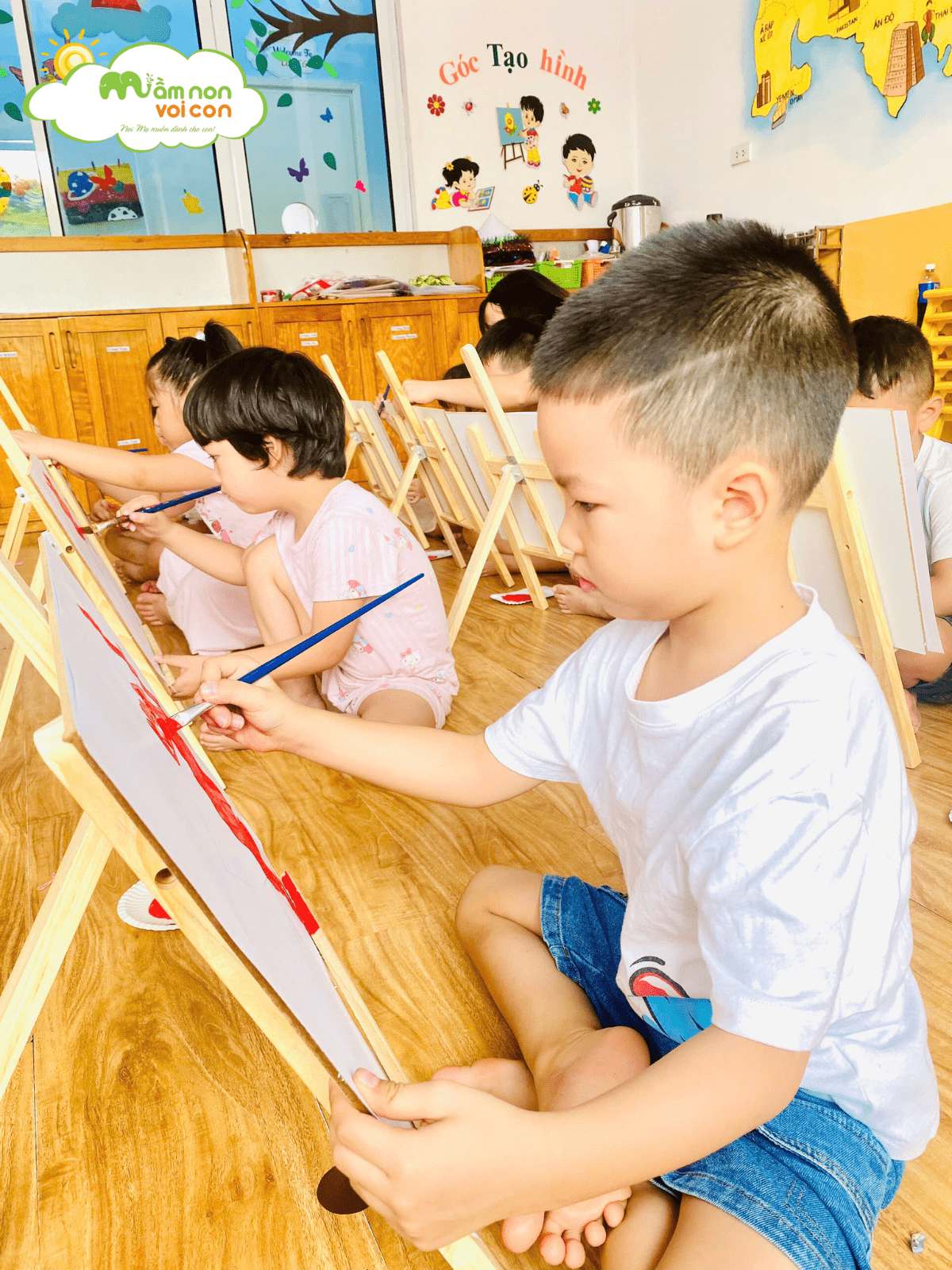 TẠO HÌNH VẼ QUỐC KỲ VIỆT NAM CHÀO MỪNG QUỐC KHÁNH 2/9 - TRƯỜNG MẦM NON VOI CON