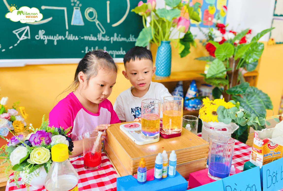 HOẠT ĐỘNG STEAM: “THÍ NGHIỆM ĐÈN LAVA” - TRƯỜNG MẦM NON VOI CON
