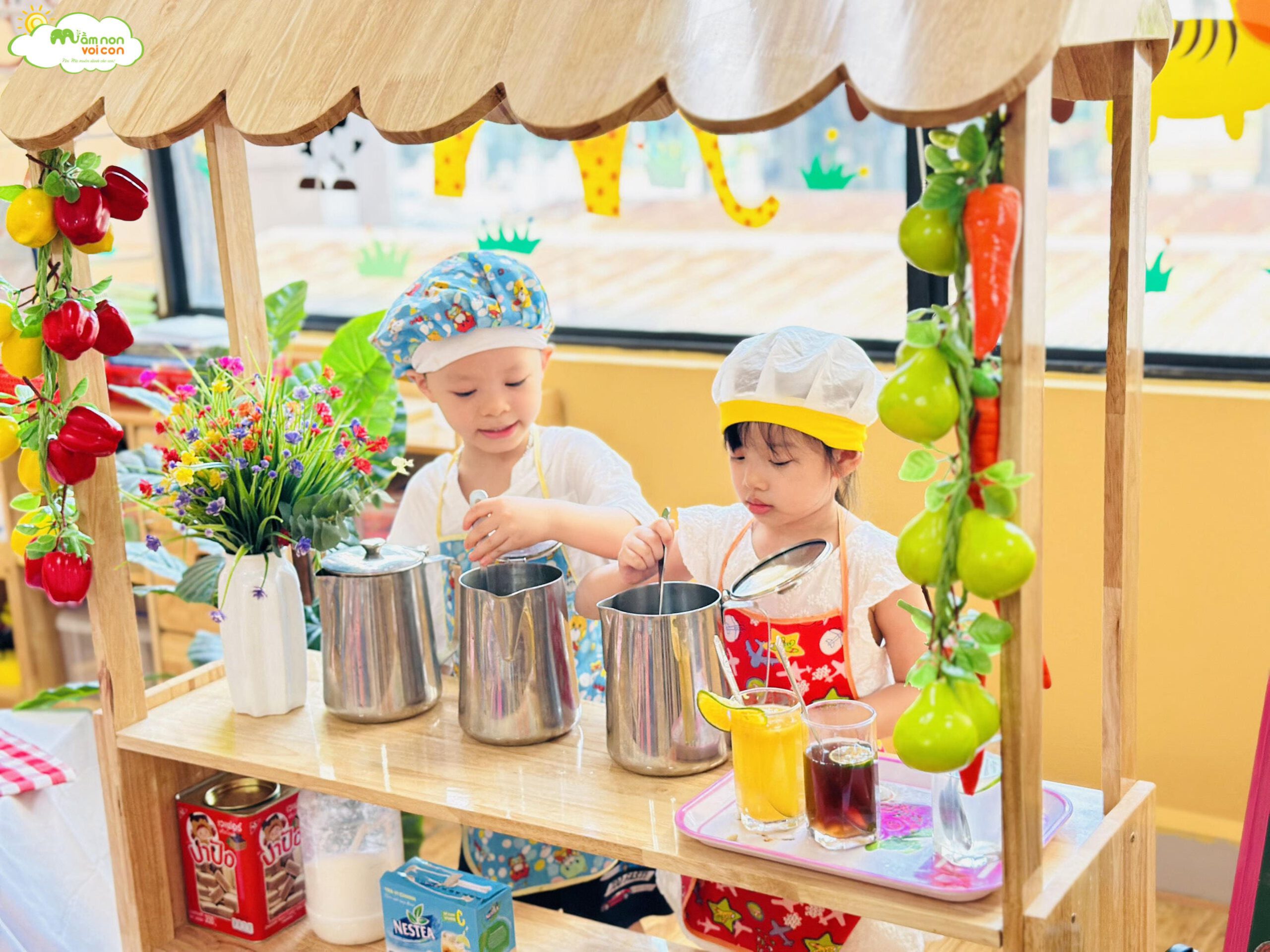 CÙNG BÉ PHA CHẾ NƯỚC GIẢI KHÁT MÙA HÈ - TRƯỜNG MẦM NON VOI CON