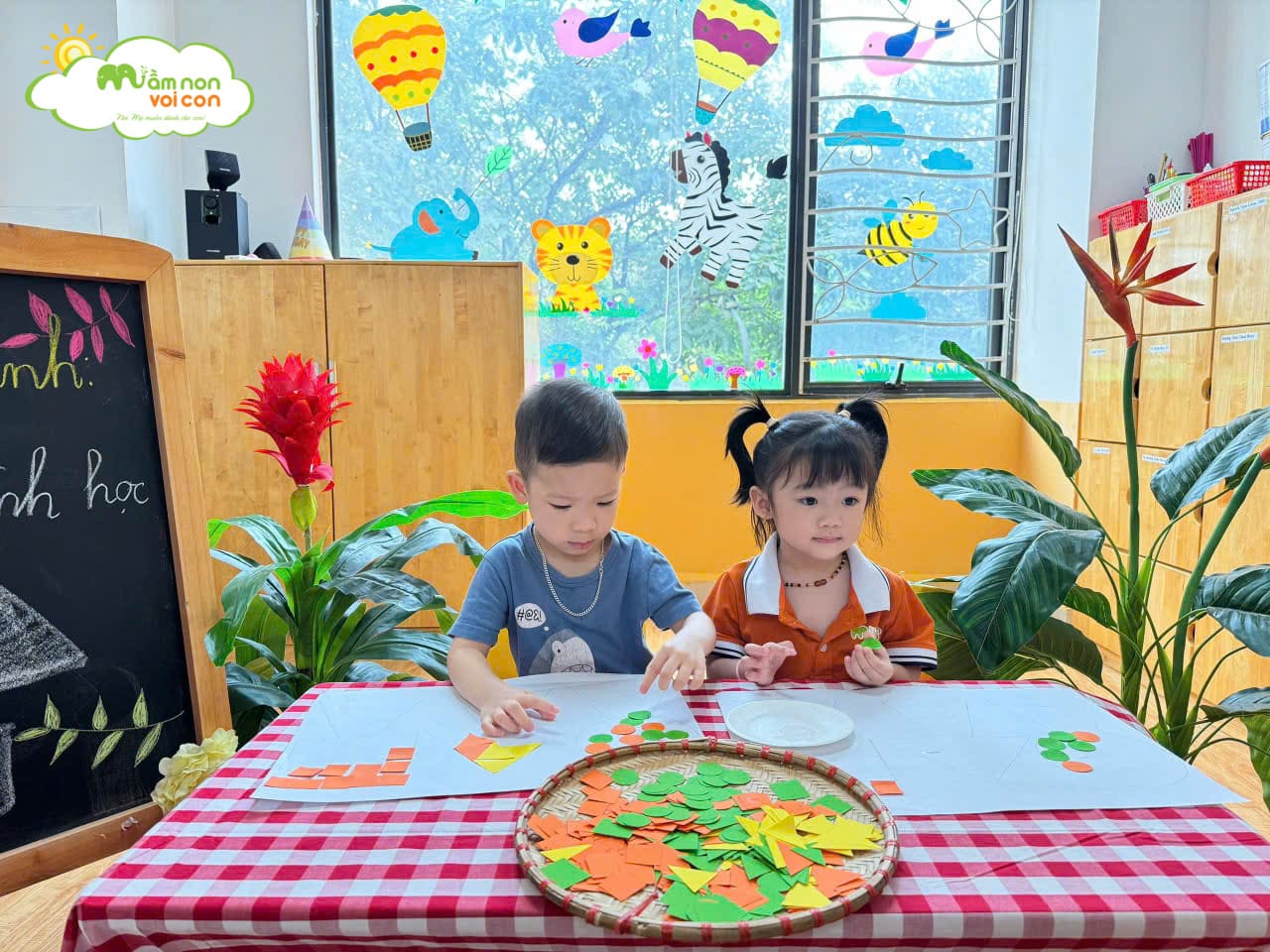 HOẠT ĐỘNG TẠO HÌNH: CÂY HÌNH HỌC - TRƯỜNG MẦM NON VOI CON