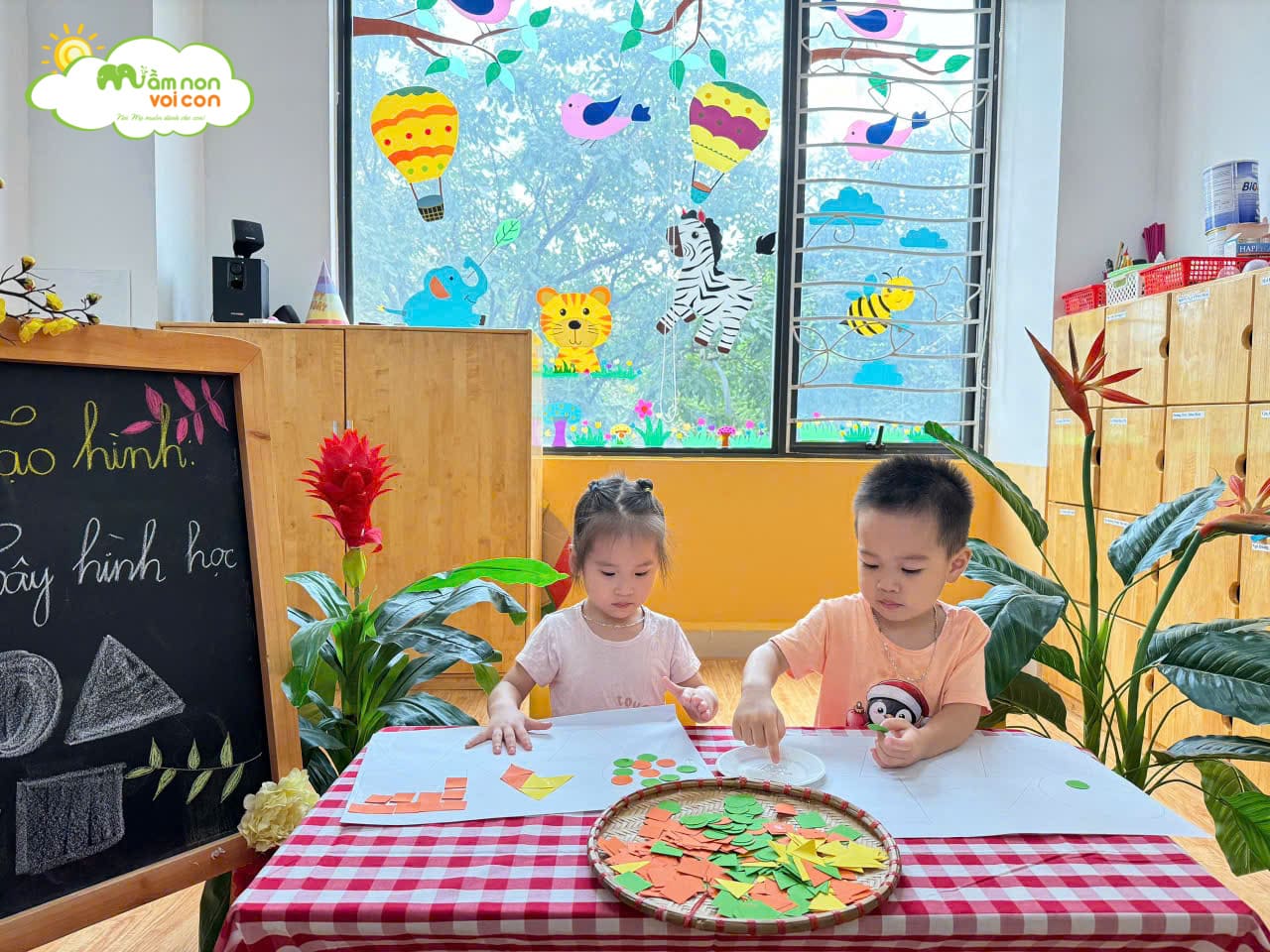 HOẠT ĐỘNG TẠO HÌNH: CÂY HÌNH HỌC - TRƯỜNG MẦM NON VOI CON