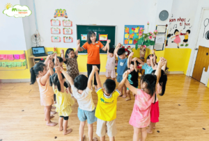 LÀM QUEN CHỮ CÁI: M - N - TRƯỜNG MẦM NON VOI CON