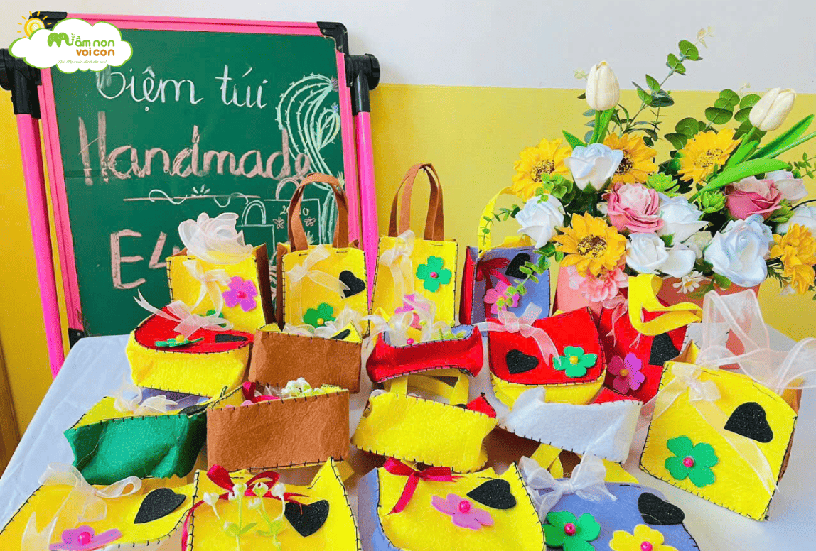 CÁC CON LỚP E4 TỰ TAY LÀM MÓN QUÀ TẶNG MẸ - TRƯỜNG MẦM NON VOI CON