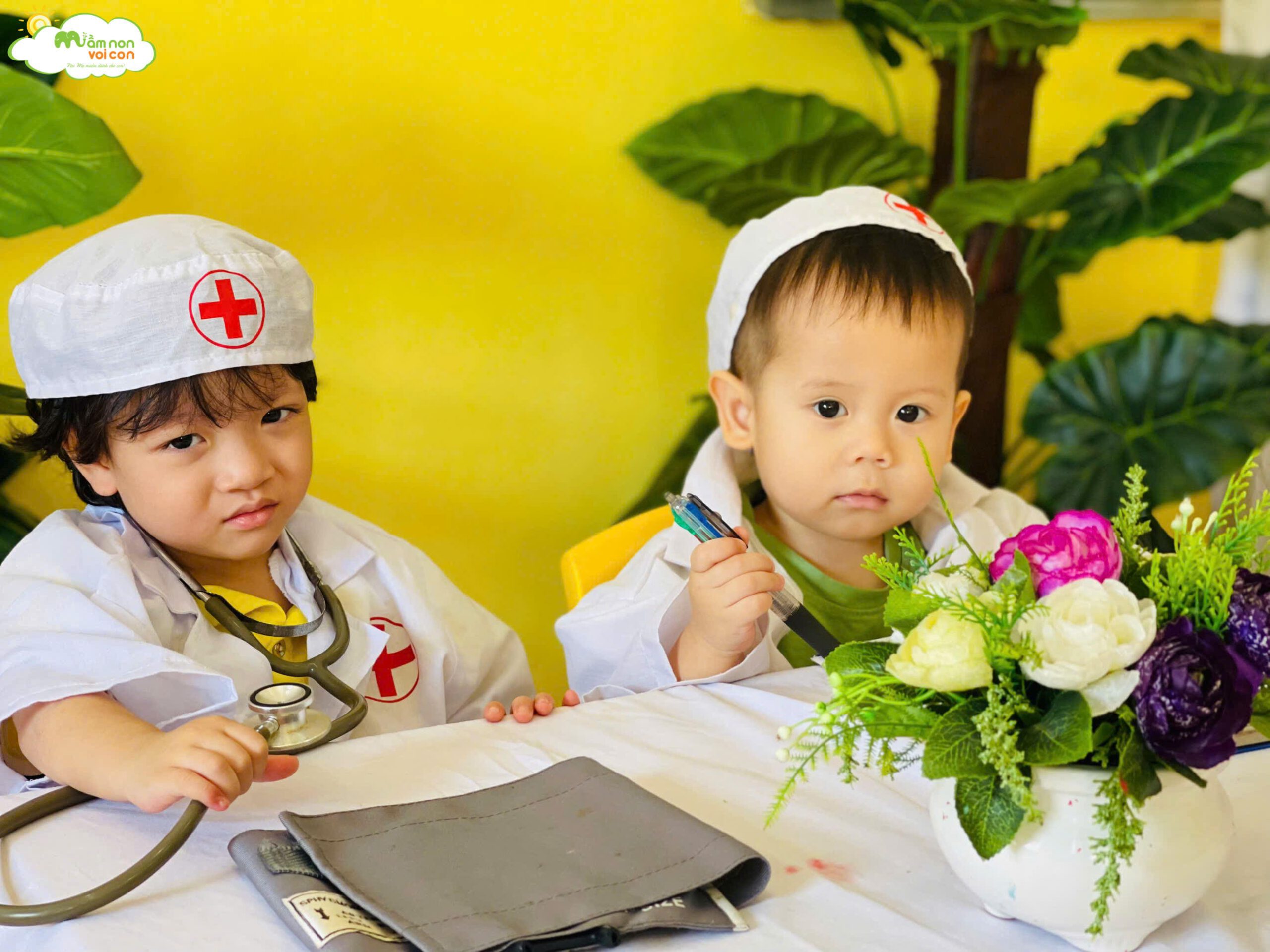 MỘT NGÀY TRẢI NGHIỆM LÀM BÁC SĨ SẼ NHƯ THẾ NÀO? MỘT NGÀY TRẢI NGHIỆM LÀM BÁC SĨ SẼ NHƯ THẾ NÀO? - TRƯỜNG MẦM NON VOI CON