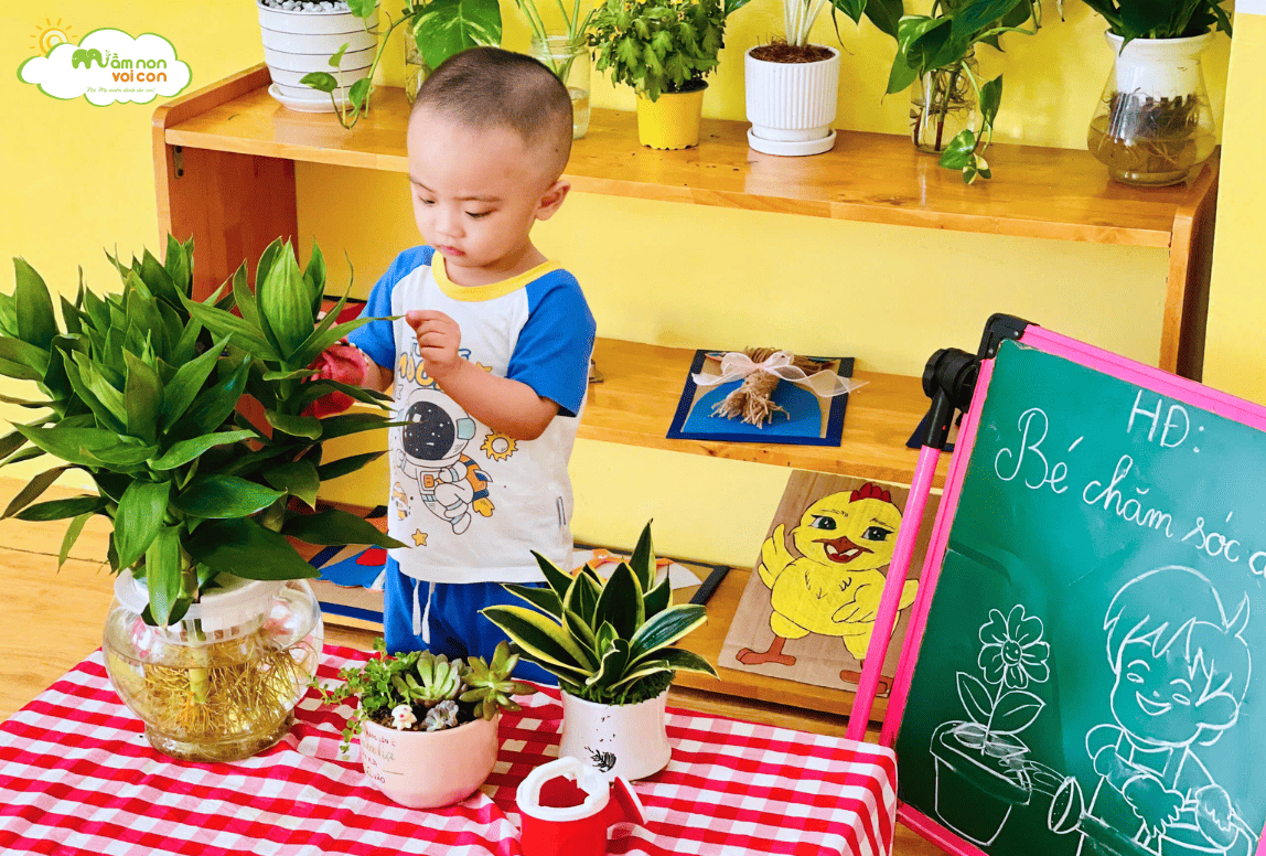 BÉ CHĂM SÓC CÂY XANH CHO KHÔNG KHÍ TRONG LÀNH - TRƯỜNG MẦM NON VOI CON