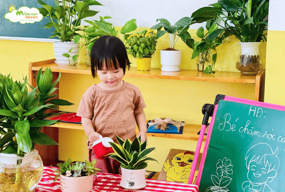 BÉ CHĂM SÓC CÂY XANH CHO KHÔNG KHÍ TRONG LÀNH - TRƯỜNG MẦM NON VOI CON
