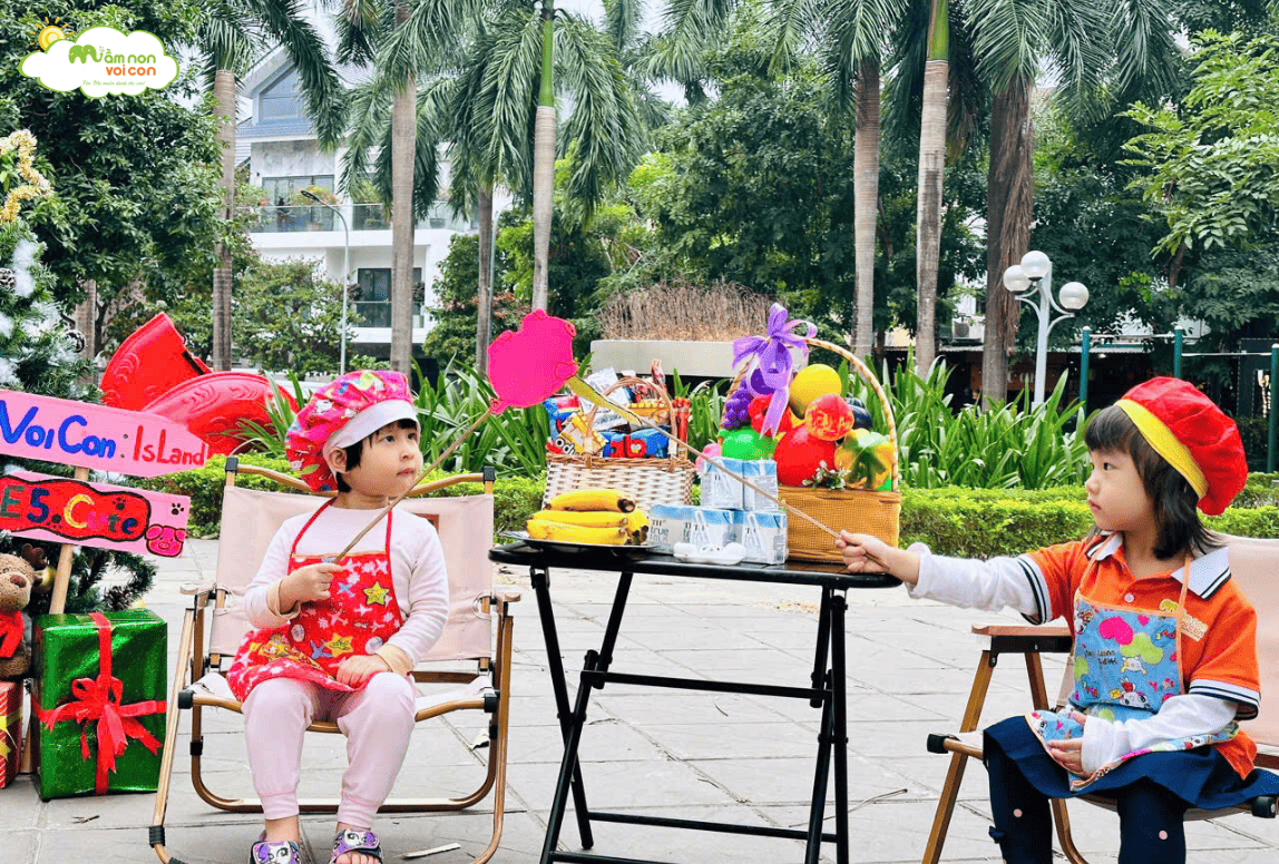 TIỆC NƯỚNG GIÁNG SINH CÙNG CÁC BẠN NHỎ LỚP E5 TIỆC NƯỚNG GIÁNG SINH CÙNG CÁC BẠN NHỎ LỚP E5 - TRƯỜNG MẦM NON VOI CON